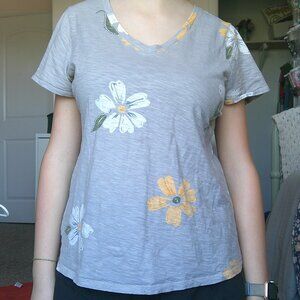 gray daisy shirt